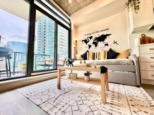 Elegant, Comfy & Sophisticated MetroLux Downtown Suite