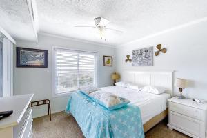 Oceanfront, 2nd-Floor Condo with Balcony, WiFi & Shared PoolsHot TubTennis