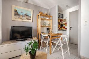 Studio chaleureux intra-muros - 3-star hotels in Avignon