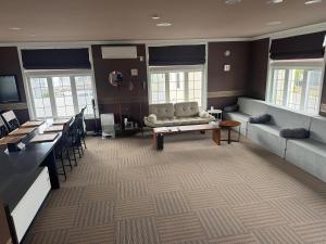 Biei Terrace 2F 専用玄関 127平米 85型スマートTV -駅前通り&景観条例地区-