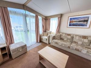 Lovely 4 Berth Caravan With At Broadland Sands Holiday Park Ref 20050Bs