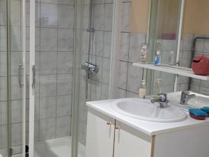 Maisons de vacances Gite paisible en campagne proche nature - FR-1-583-408 : photos des chambres