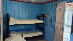 Casa em Ilha do Mel na Praia Grande Nova Brasília