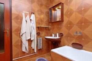 Apartments with parking space Lovran, Opatija - 23701