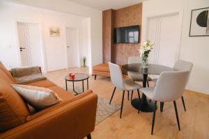 Apartments and rooms with parking space Korenica, Plitvice - 24421