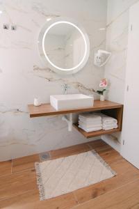 Apartments and rooms with parking space Korenica, Plitvice - 24421