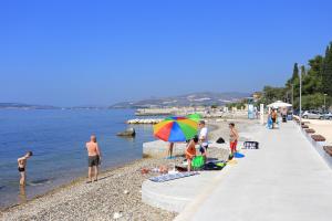 Holiday house with a swimming pool Kastel Luksic, Kastela - 24815