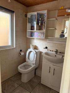 Studio - Sleeps 2 - Garden - Parking - Wifi