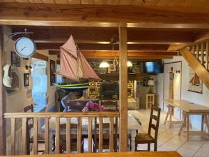 Maisons de vacances Vacation Home in Brittany near Pointe du Raz : Maison de Vacances 4 Chambres