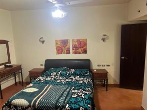 بورتو السخنة الاهرامات