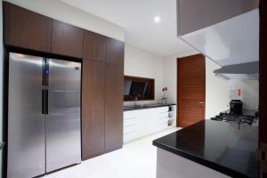 Biệt Thự 3 Phòng Ngủ (Three-Bedroom Villa)