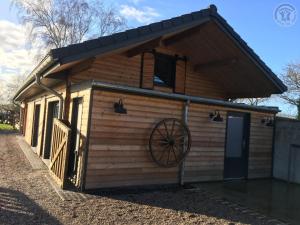 Chalet en bois à Hasnon, calme et confort avec terrasse et jardin - FR-1-510-121