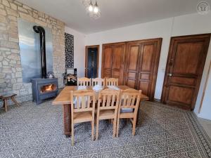 Maisons de vacances Gite de Charme Isole, Ferme Authentique, 4 Chb, Jardin, Randonnees, Val Joly a Proximite - FR-1-510-204 : photos des chambres