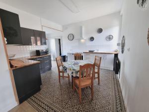 Maisons de vacances Gite de Charme Isole, Ferme Authentique, 4 Chb, Jardin, Randonnees, Val Joly a Proximite - FR-1-510-204 : photos des chambres