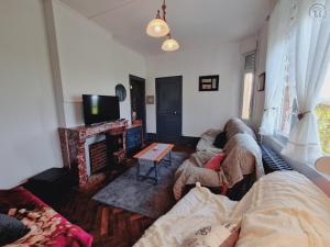 Maisons de vacances Gite de Charme Isole, Ferme Authentique, 4 Chb, Jardin, Randonnees, Val Joly a Proximite - FR-1-510-204 : photos des chambres