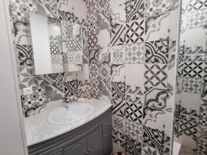 Maisons de vacances Gite de Charme Isole, Ferme Authentique, 4 Chb, Jardin, Randonnees, Val Joly a Proximite - FR-1-510-204 : photos des chambres