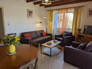 Maisons de vacances Maison avec grand jardin clos et equipements bebe - FR-1-653-22 : photos des chambres