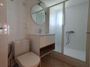 Maisons de vacances Charmante villa pres plage pour 2 personnes - FR-1-476-244 : photos des chambres