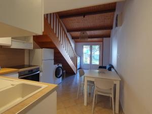 Maisons de vacances Charmante villa pres plage pour 2 personnes - FR-1-476-244 : photos des chambres