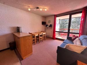 Appartements Studio cabine 27m² au pied des pistes de luge, balcon sud, navette gratuite - FR-1-515-236 : Studio