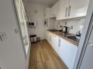 Appartements Appartement cosy avec terrasse pres de la mer, 4 pers, parking - FR-1-672-41 : photos des chambres