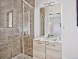 Maison Moderne et Spacieuse à 50m de la Plage pour 12 personnes - FR-1-788-86