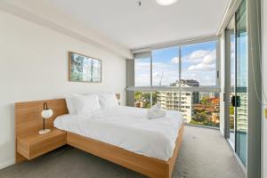 Kangaroo Point 2-Bed Flat with Gym & Pool