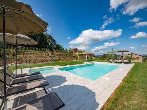 Farmhouse in Tuscany with Pool and Hill Views
