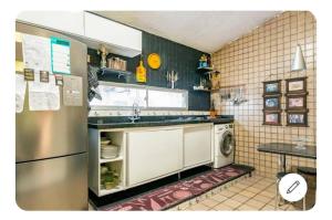 casa jota quarto com ventilador cama solteiro e sofá-cama