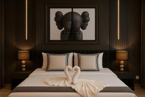 Famous Infinity Pool with Burj Khalifa View on High Floor