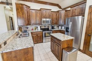 Gorgeous 4BR Dakota Springs Home home