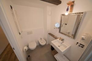 Sir Thomas Bed Central