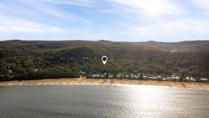 Salt and Stone Modern Pearl Beach Stay 2 Mins to Ocean