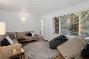 Salt and Stone Modern Pearl Beach Stay 2 Mins to Ocean