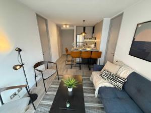 HOM I Parking, WiFi, AA, GYM, Movistar Arena