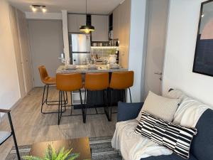 HOM I Parking, WiFi, AA, GYM, Movistar Arena