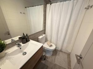HOM I Parking, WiFi, AA, GYM, Movistar Arena