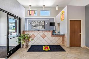 Super 8 by Wyndham MaranaTucson Area