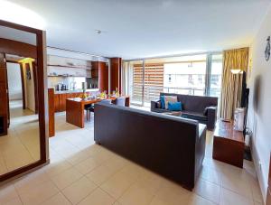 Outstanding Condo- Beach, Pool & Golf by BeCherish