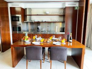 Outstanding Condo- Beach, Pool & Golf by BeCherish