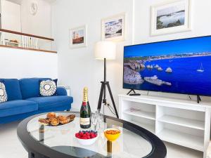 Ocean Breeze WindMill Condo by BeCherish