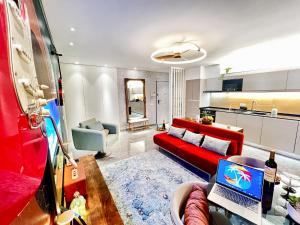 Lisbon Prestige River View Condo by BeCherish