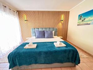 OceanView Apartment by BeCherish