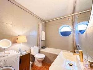 OceanView Apartment by BeCherish