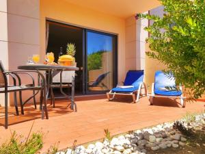 Fabulous Sunny Pool&Garden Condo by BeCherish