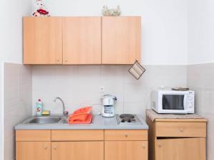 Apartments Anka - One-Bedroom Apartment with Balcony and Sea View