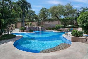 Sheraton New Delhi Hotel