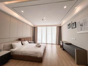 5BR Villa in Clark