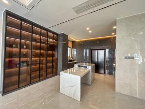 5BR Villa in Clark