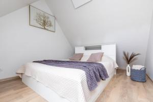 Al Mare Kunigiškiai - Apartment with Pool